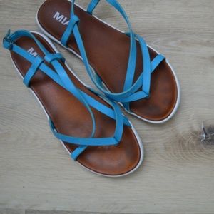 MIA Elana Flat Sandal